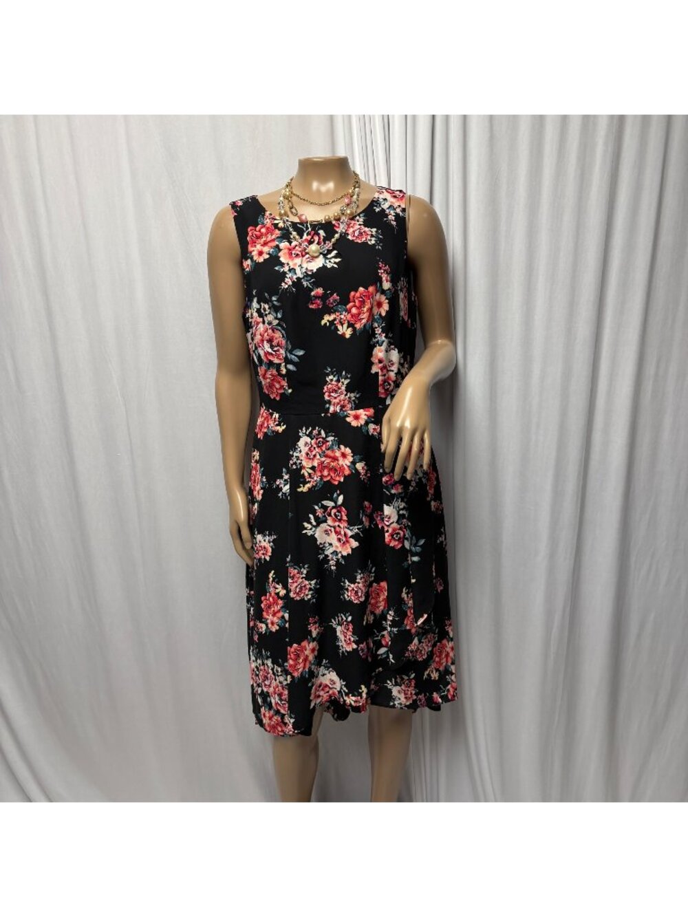 Elle Black Floral Sleeveless Dress Womens Size 6 Fit and Flare Side Pockets